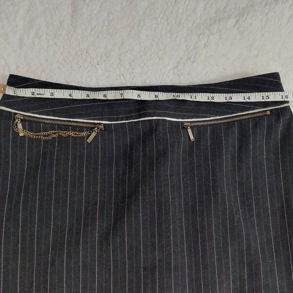 Pencil pinstripe skirt with pockets and chain details *repaired damage* - Picture 3 of 8